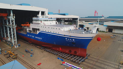 中国最大海洋综合科考实习船下水，预计2021年上半年交付